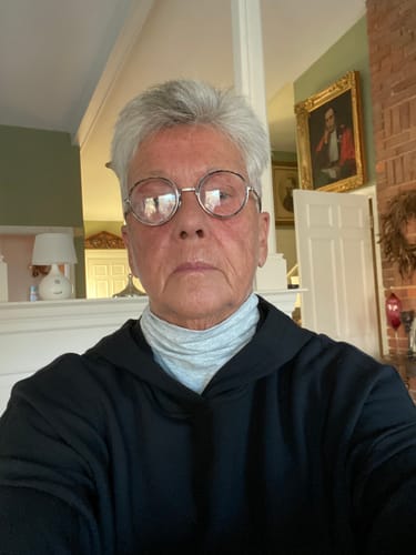 Reviewer's headshot photo for their DeepSleep Gummies review.