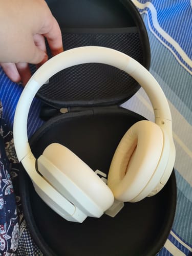 Reseña con foto de un cliente sobre Pulse ANC 2Gen