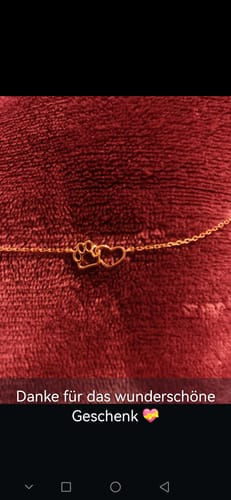 Customer photo review of Herz & Pfote Kette