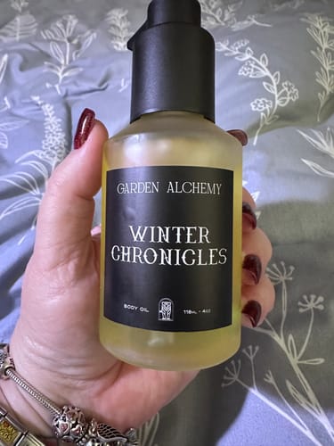 Customer photo review of WINTER CHRONICLES BODY OIL (LIMITED EDITION)