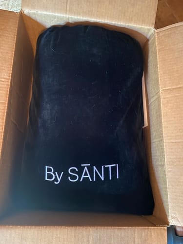 Customer photo review of WÛLF Blanket, By SĀNTI