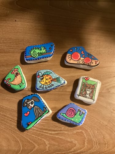 Customer photo review of 12/15 Stuks Santorini Schilderstenen 3-8 cm 1,5 KG Happy Stones + QR Codes voor de App