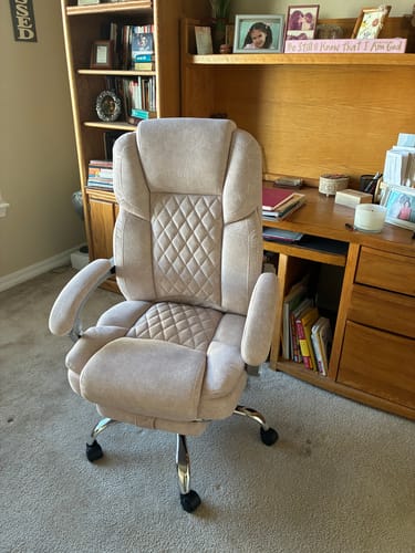 Customer photo review of Homrest Big and Tall Office Chair with Ergonomic Design and Heated, Pink
