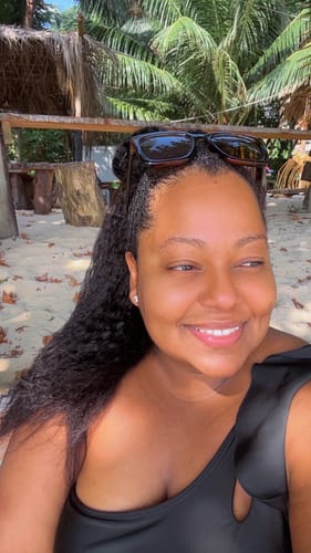 Customer photo review of CurlyMe 3 In 1 Half Wig Kinky Straight Glueless Install Half Wig With Draw-string Beginner Friendly
