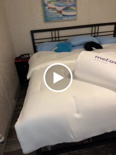 Customer video review of MarshMellow Comforter