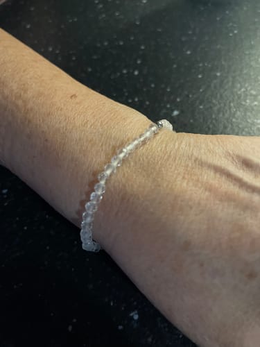Customer photo review of Bergkristall Naturstein Armband mit Silberperle