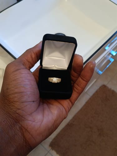 Customer photo review of 10K YELLOW GOLD 1.75 CARAT NATURAL DIAMOND CENTER .85 CARAT ENGAGEMENT RING WEDDING RING BRIDAL