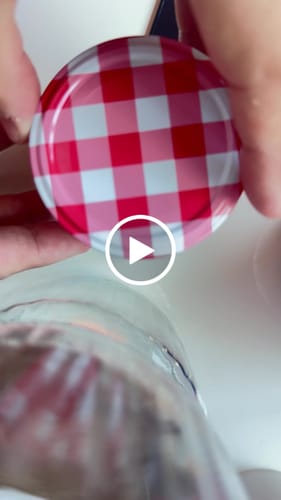 Customer video review of Colorante líquido para velas MAGENTA