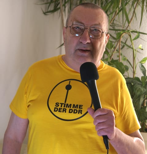 Customer photo review of DDR Ostalgie Shirt Unisex • STIMME DER DDR - hell