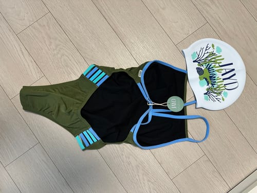 Customer photo review of LENNOX ONE PIECE || Olive|Breeze