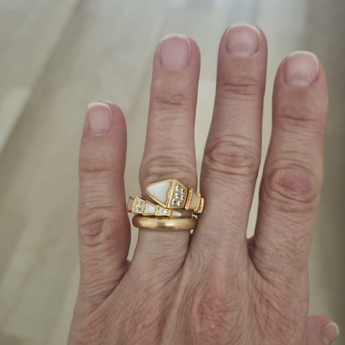 Customer photo review of SERPENTI RING PINK GOLD DIAMOND MOP