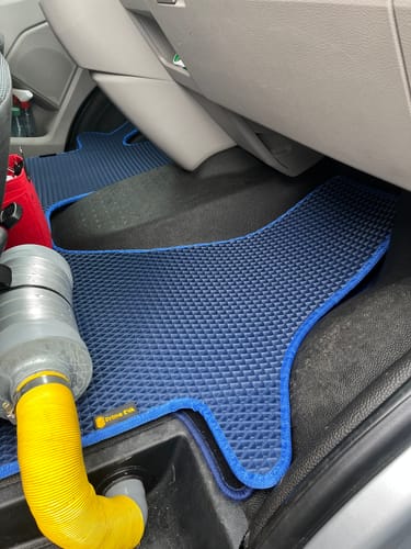 Customer photo review of Fußmatten für Van - Vorne