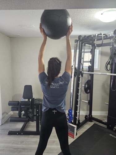 Customer photo review of Essential Leggings