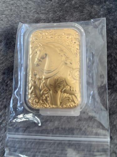 Customer photo review of 24K Yellow Gold (99.99% Gold Purity) Essential Horse