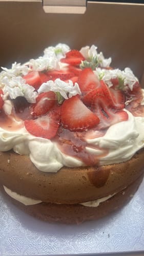 Customer photo review of victoria sponge