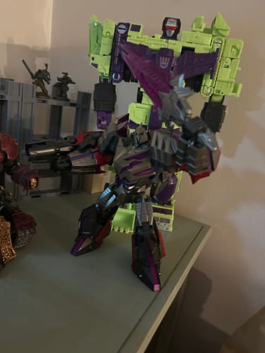 Customer photo review of Planet X PX-15B PX15B Pluto (Megatron) Metallic Version 16cm / 6.3"