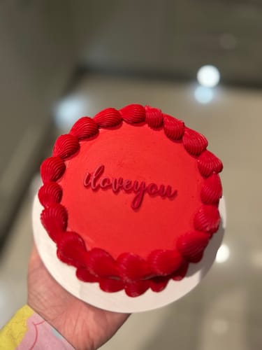 Customer photo review of Valentines bento cake (collection only)