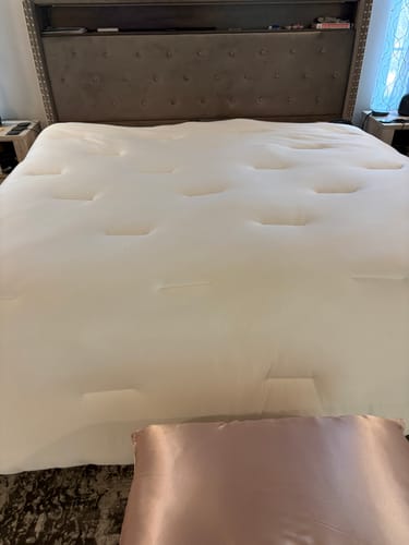 Customer photo review of MarshMellow Comforter