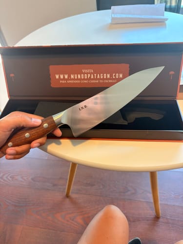 Customer photo review of Cuchillo Chef Acero Alemán Premium Hoja 19 cm LEGADO - PELLÍN