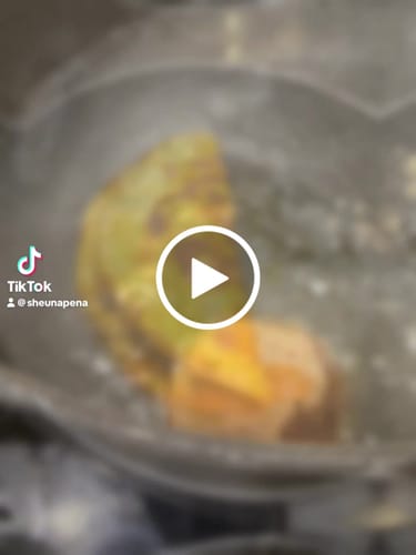 Videorecensie van een klant over Birria Bomb
