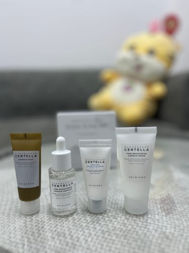 Customer photo review of مجموعة السفر سكين1004 سنتيلا إيفن تون لتفتيح وتوحيد لون البشرة - 4قطع