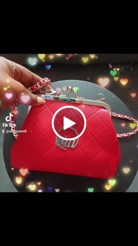 Customer video review of ERA Mini Kisslock Chain Bag – Red