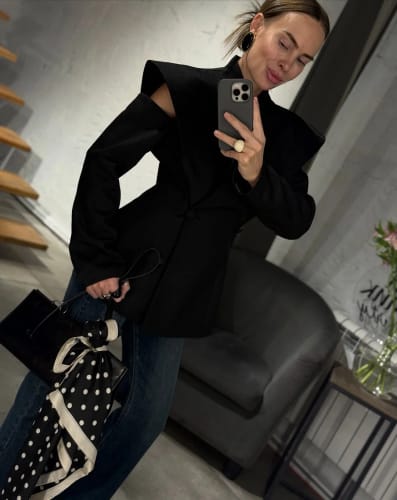 Customer photo review of Mariana Blazer