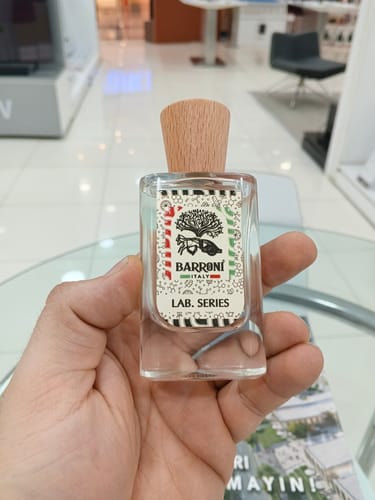 Customer photo review of HIBISCUS MAHAJAD EXTRAIT DE PARFUM