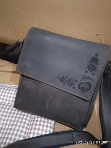 Customer photo review of Шкіряна сумка месенджер чоловіча з гравіюванням Лев, сумка на плече