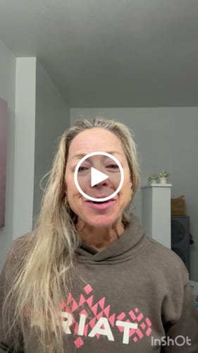 Customer video review of 1 Month Supply of Seranova Microneedling Infusion System™