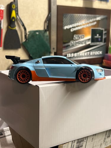 Customer photo review of Silver Horse RC Mini-Z R8 98mm body - Gulf Livery