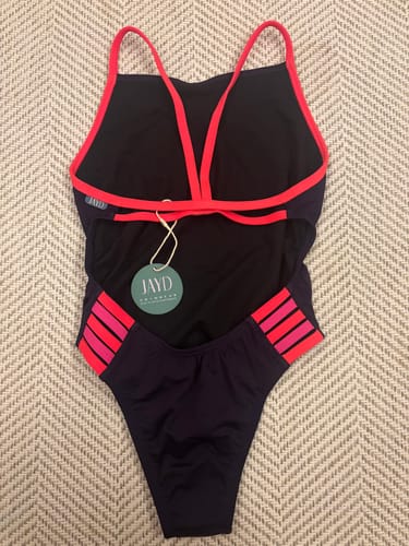 Customer photo review of LENNOX ONE PIECE || Acai|Fiesta