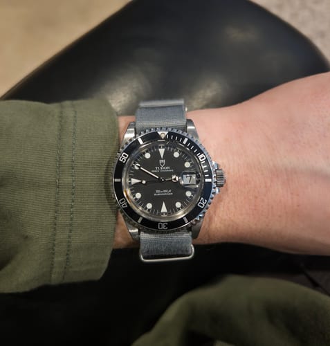 Customer photo review of Heat-Welded Plain Color Variant Mafia Strap 18, 20mm