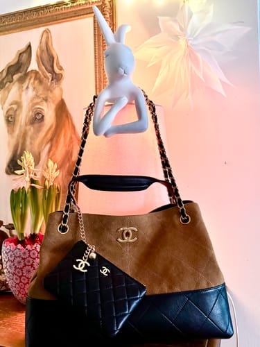 Customer photo review of cc zipped wallet 14cm black lambskin gold hardware