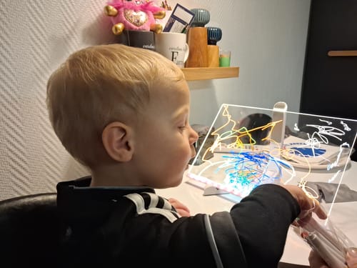 Customer photo review of Lysende LED Tegnebræt