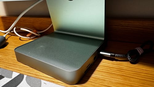 Customer photo review of PULWTOP USB C Hub For iMac 24" M1/M3/M4 ( 7-in-1, M.2 SSD case, Green)