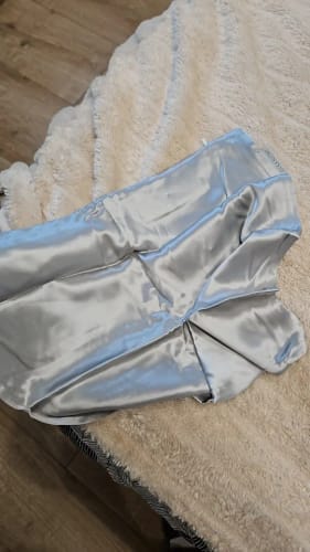 Customer photo review of 22 Momme Mulberry Silk Pillowcase with Invisible Zipper – Hair & Skin Care