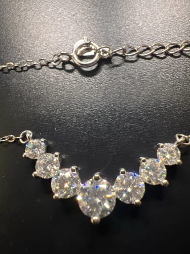 Customer photo review of Moissanite Necklace for Woman Wedding Fine Jewely with Certificates 925 Sterling Sliver Plated 18k White Gold Necklace