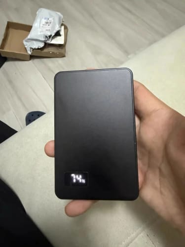 Customer photo review of ViVO Ultra-thin for MagSafe 500000mAh Mobile Power Bank Portable 3c Certified Magnetic Wireless Fast Charging Electronic Display