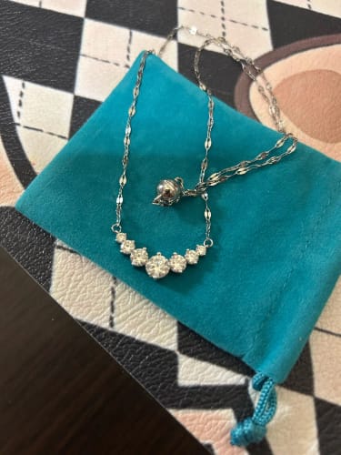 Customer photo review of Moissanite Necklace for Woman Wedding Fine Jewely with Certificates 925 Sterling Sliver Plated 18k White Gold Necklace