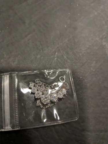 Customer photo review of Moissanite Necklace for Woman Wedding Fine Jewely with Certificates 925 Sterling Sliver Plated 18k White Gold Necklace