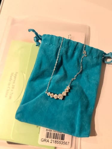 Customer photo review of Moissanite Necklace for Woman Wedding Fine Jewely with Certificates 925 Sterling Sliver Plated 18k White Gold Necklace