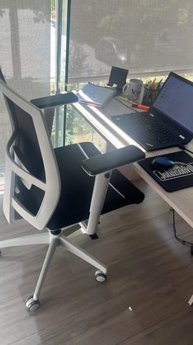 Customer photo review of Silla Oficina Taylor Pro Negro/Blanco