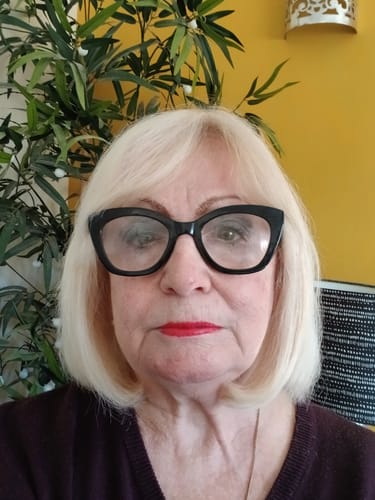 Customer photo review of Face Framing Layers / Clip In Extensions / Human Hair / 14 inches / 15 grams