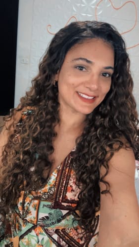 Customer photo review of Lace Front Tela HD Italia Castanho Luzes 33/22 Cacheada - Repartição Livre 13x4