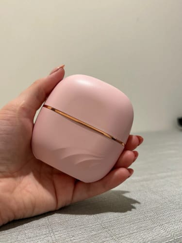 Customer photo review of 2025 Neuer Mini-Glätteisen, wiederaufladbar, tragbar, Haarglätter, Bürste, Verbrühungsschale, kabellose USB-Lade-Glätteisen