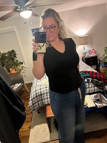 Customer photo review of Frame V-Neck Tall Tee - Black