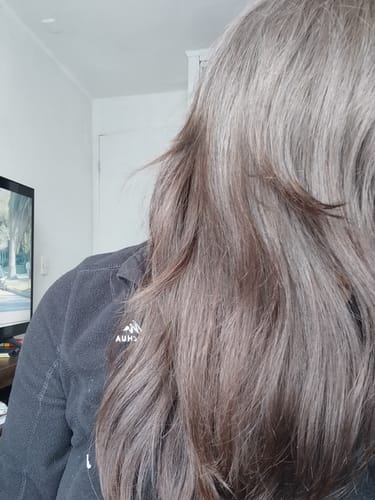 Reseña con foto de un cliente sobre Tinte 100% Natural - Castaño Oscuro