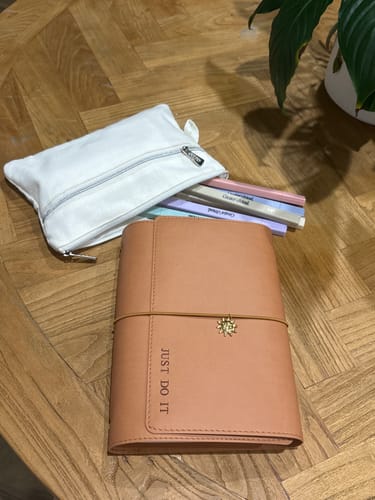 Customer photo review of Refillable Folio - SADDLE BROWN TRIFOLD