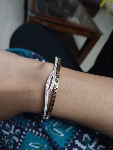 Customer photo review of Multi Stone Q Clasp Bracelet